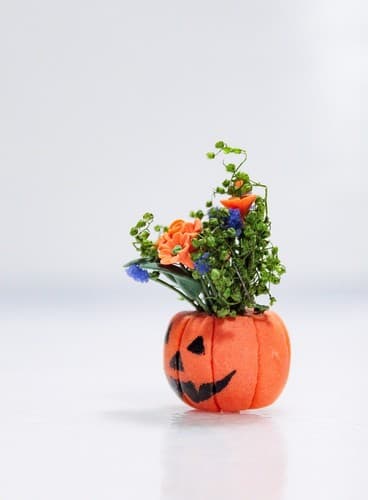 RARE Vintage Dollhouse Miniature Handmade Halloween Pumpkin Floral Decoration - Thumbnail 5