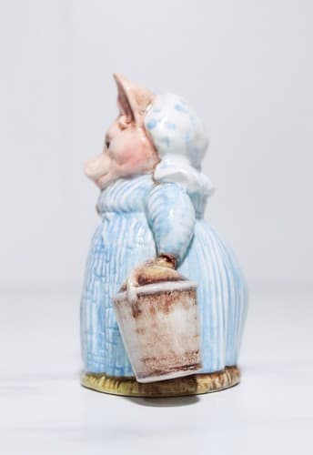 1970 England Beswick BEATRIX POTTER'S "Aunt Pettitoes" Porcelain Figurine - Thumbnail 3