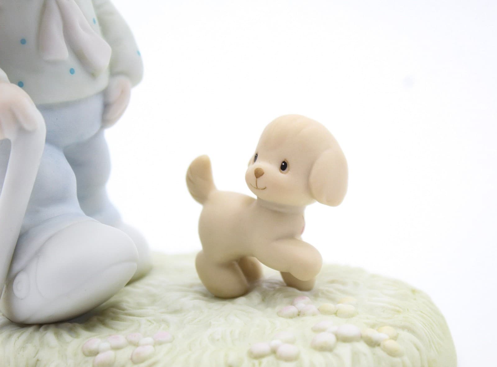 Precious Moments We Need A Good Friend Through The Ruff Times Figurine 1988 - Thumbnail 5