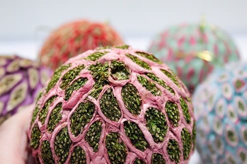 6 RARE Vintage Handcrafted Quilled Paper Multicolor Ball Christmas Ornaments - Thumbnail 4