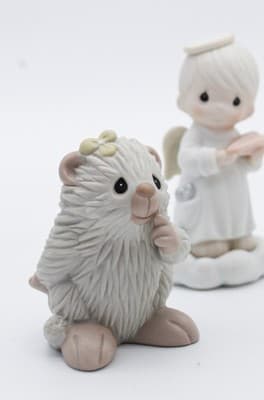 Lot of 7 Vintage PRECIOUS MOMENTS Assorted Porcelains Figurines By Enesco - Thumbnail 2