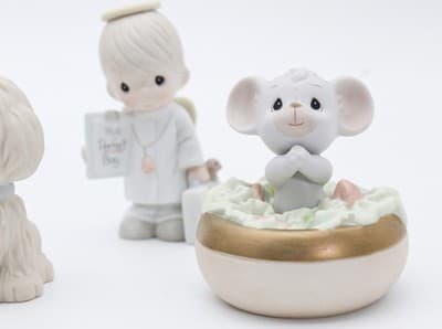 Lot of 7 Vintage PRECIOUS MOMENTS Assorted Porcelains Figurines By Enesco - Thumbnail 5