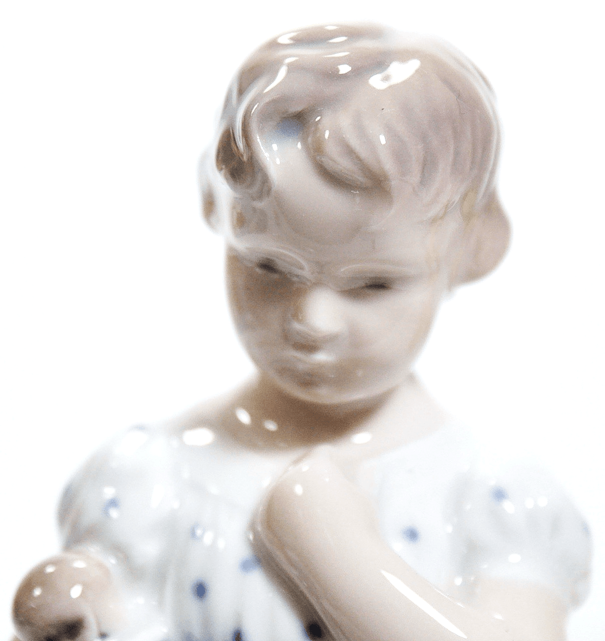 ROYAL COPENHAGEN Denmark Girld With Pot Lids #3677 Porcelain Figurine - Thumbnail 2