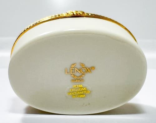 LENOX Vintage Handcrafted Oval Floral Rose Porcelain Trinket Box - Thumbnail 4