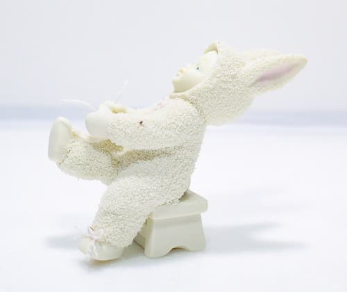 Vintage DEPARTMENT 56 Snowbunnies "I Can Do It Myself" Holiday Porcelain Figure - Thumbnail 4