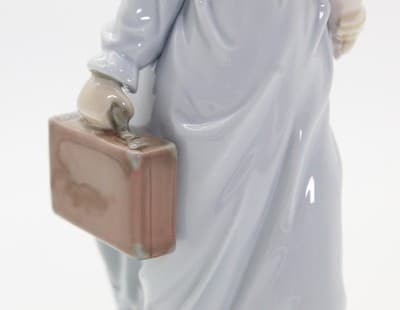 Vtg LLADRO Spain "School Days" Girl Glazed Porcelain Figurine Retired - Thumbnail 4