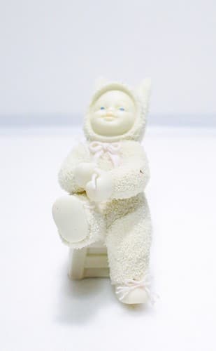 Vintage DEPARTMENT 56 Snowbunnies "I Can Do It Myself" Holiday Porcelain Figure - Thumbnail 2