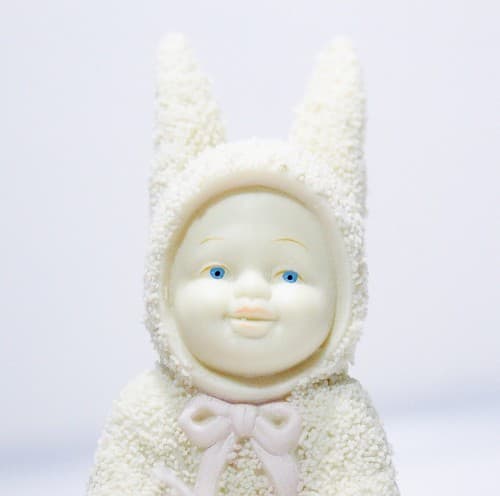 Vintage DEPARTMENT 56 Snowbunnies "I Can Do It Myself" Holiday Porcelain Figure - Thumbnail 3
