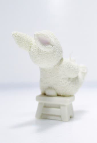 Vintage DEPARTMENT 56 Snowbunnies "I Can Do It Myself" Holiday Porcelain Figure - Thumbnail 6
