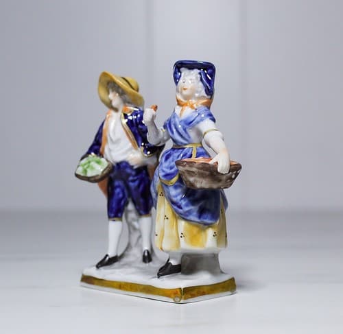 Antique Unterweissbach Dreden Hand Painted Farmers Porcelain Miniature Figurine - Thumbnail 4
