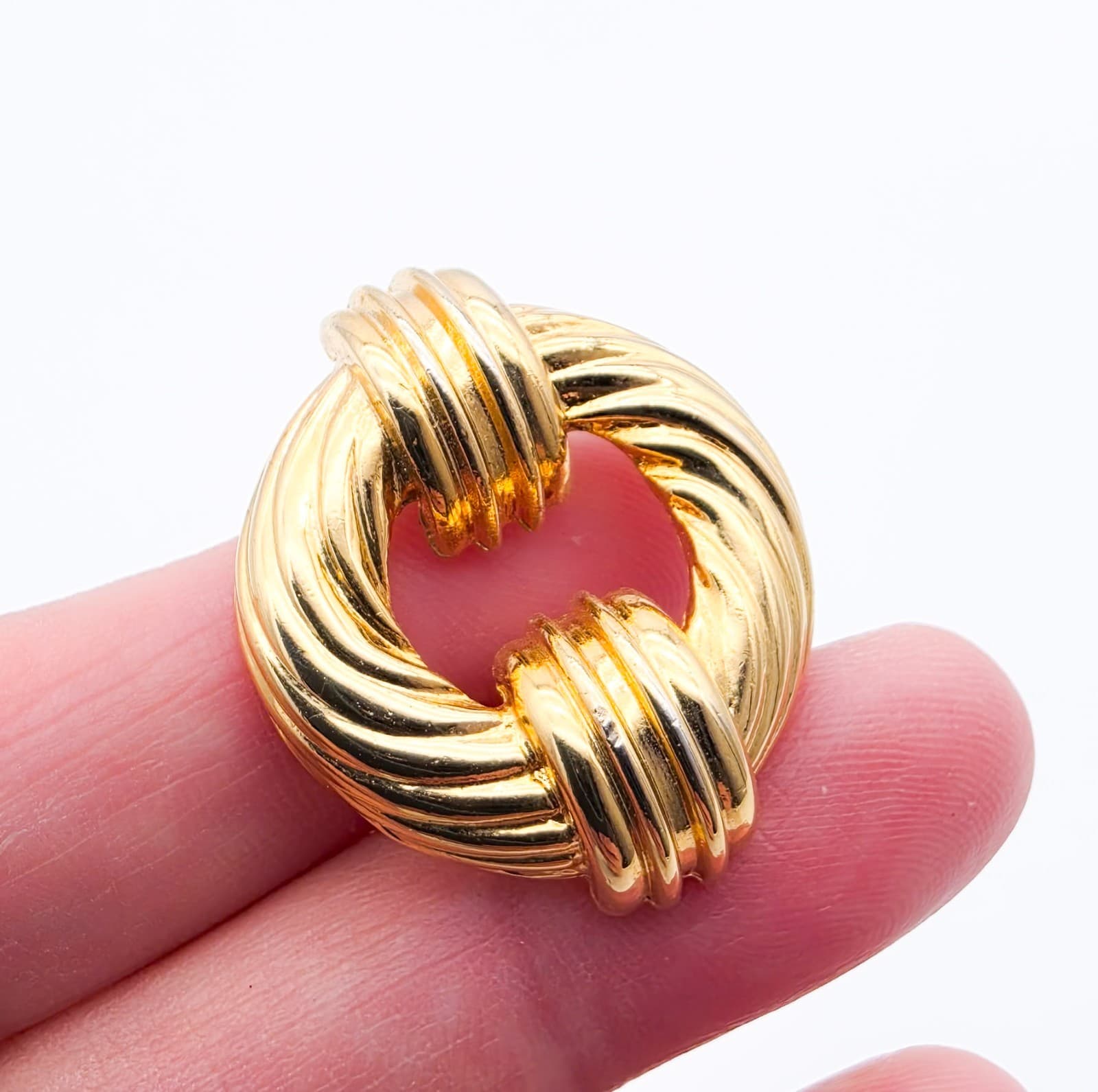 Erwin Pearl Designer Vintage Gold Tone Knot Design Clip-On Earrings - Thumbnail 3