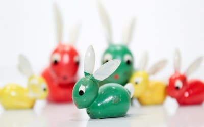 6 Vintage Made In ITALY Hand Painted Bunnies Rabbit Easter Miniature Figurines - Thumbnail 7