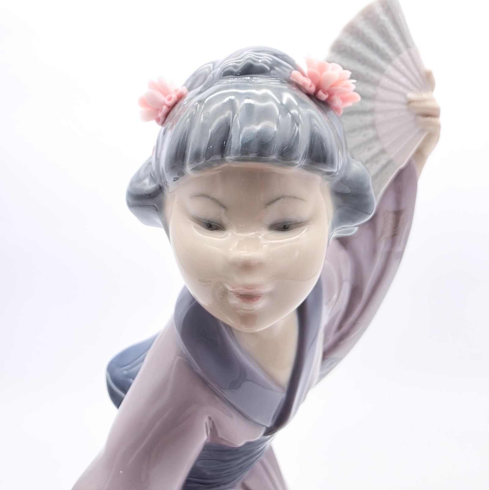 Lladro Madame Butterfly #4991 Spain Glazed Porcelain Figure By Salvador Debon - Thumbnail 7