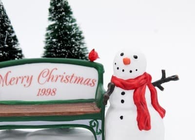 Department 56 Village Our Own Village Park Bench Christmas Village Accessory - Thumbnail 4
