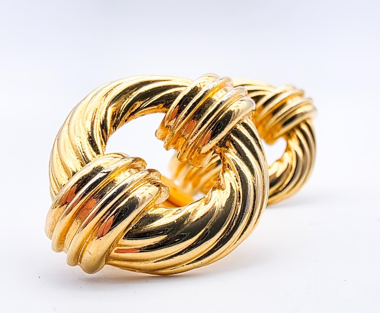 Erwin Pearl Designer Vintage Gold Tone Knot Design Clip-On Earrings - Thumbnail 2