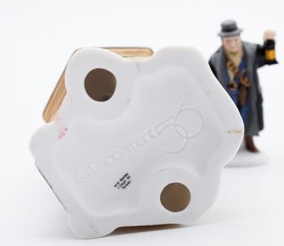 Department 56 Brixton Road Watchman Heritage Village Collection Accessory 2pcs - Thumbnail 7