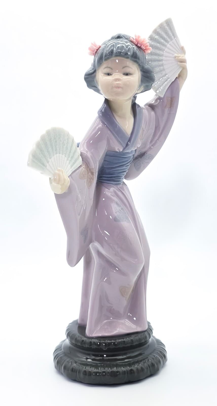 Lladro Madame Butterfly #4991 Spain Glazed Porcelain Figure By Salvador Debon - Thumbnail 2