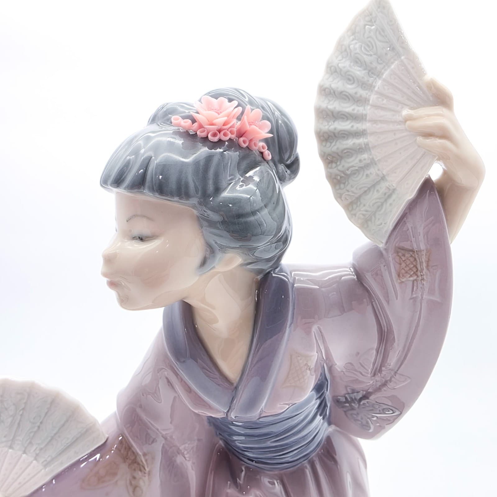 Lladro Madame Butterfly #4991 Spain Glazed Porcelain Figure By Salvador Debon - Thumbnail 5