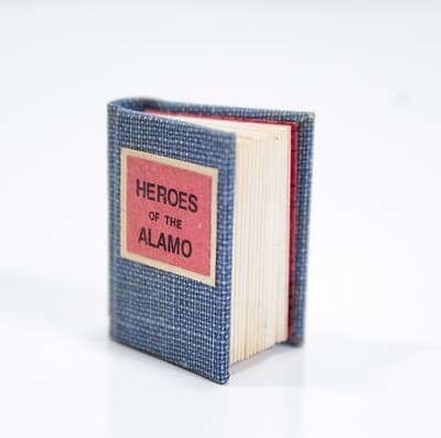 Vintage "Heroes Of The Alamo" Miniature Dollhouse Book SIGNED Rare - Thumbnail 5