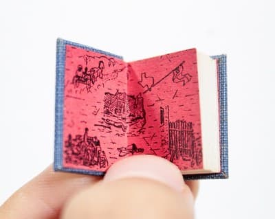 Vintage "Heroes Of The Alamo" Miniature Dollhouse Book SIGNED Rare - Thumbnail 2