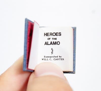Vintage "Heroes Of The Alamo" Miniature Dollhouse Book SIGNED Rare - Thumbnail 4