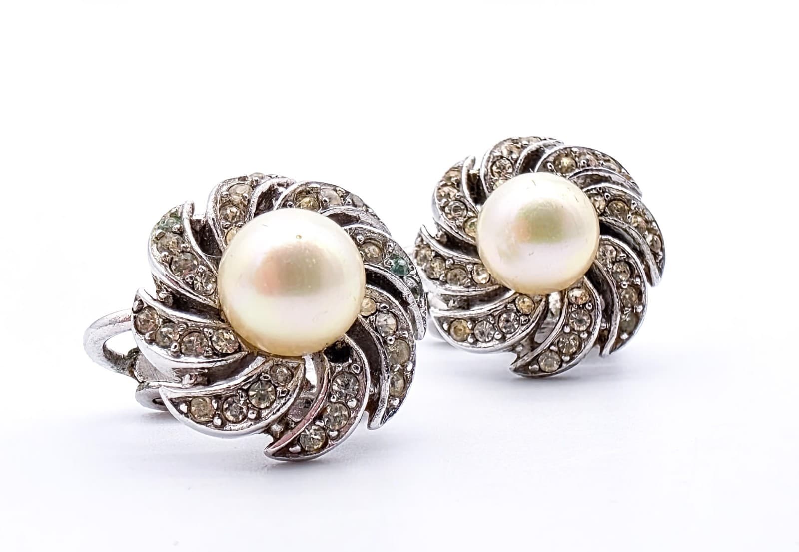 Majorica Silver Tone Rhinestone & Faux Pearl Floral Clip-On Earrings Vintage - Thumbnail 4