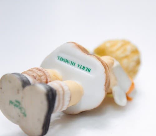 Berta Hummel Goebel 1997 "Surprise For You" Porcelain Christmas Ornament - Thumbnail 3