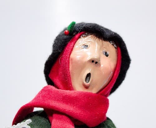 1993 BYER'S CHOICE The Carolers Man w/ Scarf Christmas Figure Signed - Thumbnail 2