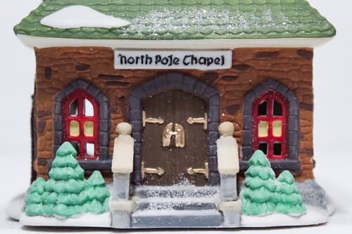 Vintage DEPARTMENT 56 "North Pole Chapel" Porcelain Christmas Village #5626-0 - Thumbnail 8