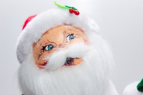 Vtg 2017 ANNALEE Mobilitee WINTER BERRY SANTA Christmas Artisan Doll 15" w/Tag - Thumbnail 2