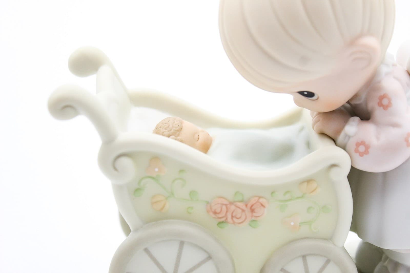 Precious Moments Something Precious From Above Enesco Porcelain Figurine 1996 - Thumbnail 5