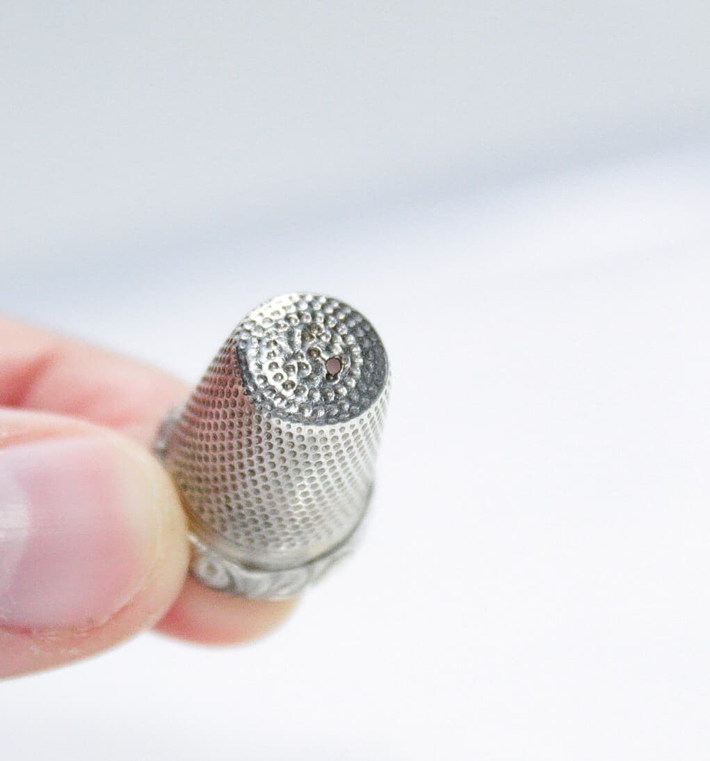 Antique Sterling Silver Size 8 Ornate Sewing Tool Floral Thimble - Thumbnail 3