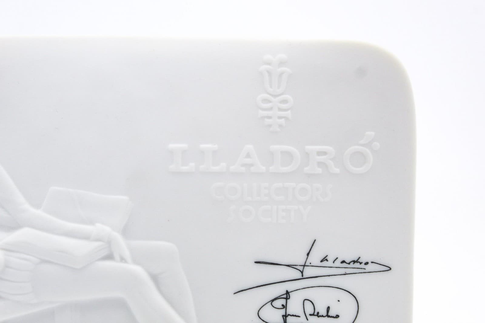 Lladro Spain Collectors Society Don Quixote 3D Releif Bisque Porcelain Plaque - Thumbnail 8
