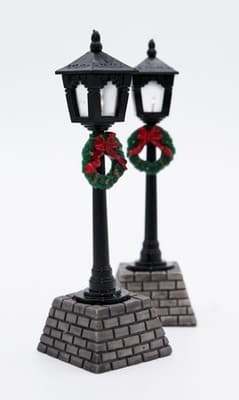 2 Russ Vintage Christmas Village Lamppost With Battery Works In Box Accessories - Thumbnail 3