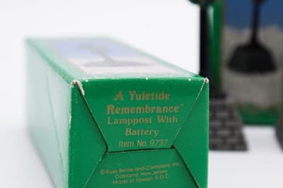 2 Russ Vintage Christmas Village Lamppost With Battery Works In Box Accessories - Thumbnail 5