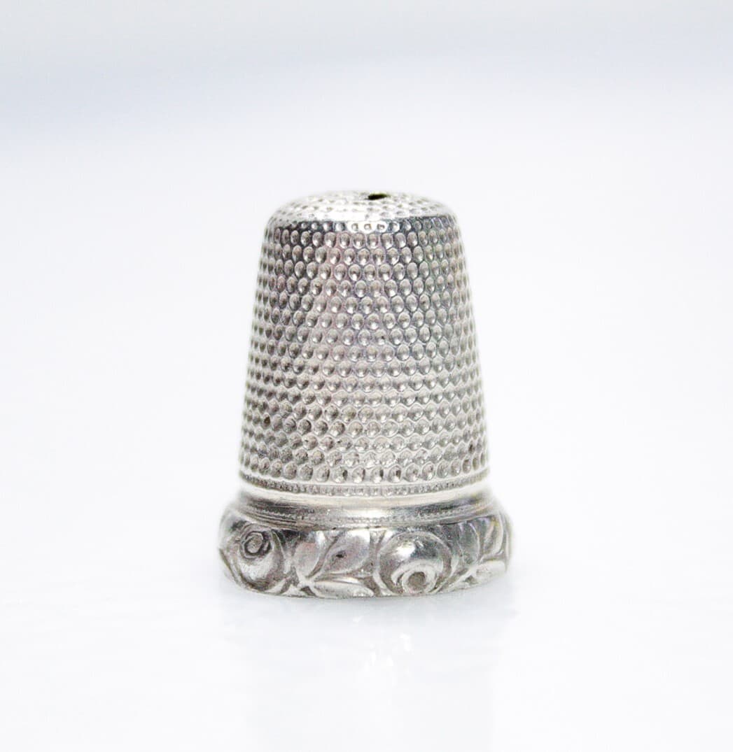 Antique Sterling Silver Size 8 Ornate Sewing Tool Floral Thimble - Thumbnail 2