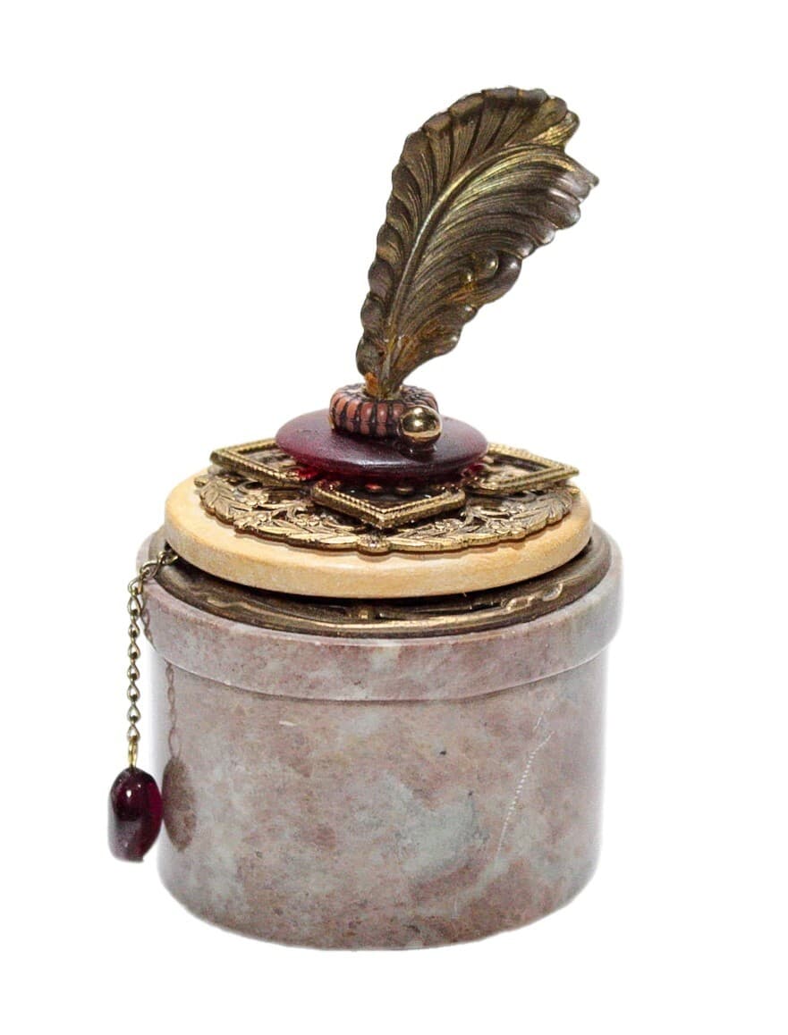 JO MARZ Vintage Soapstone & Carnelian Round Decorative Trinket box - Image 1