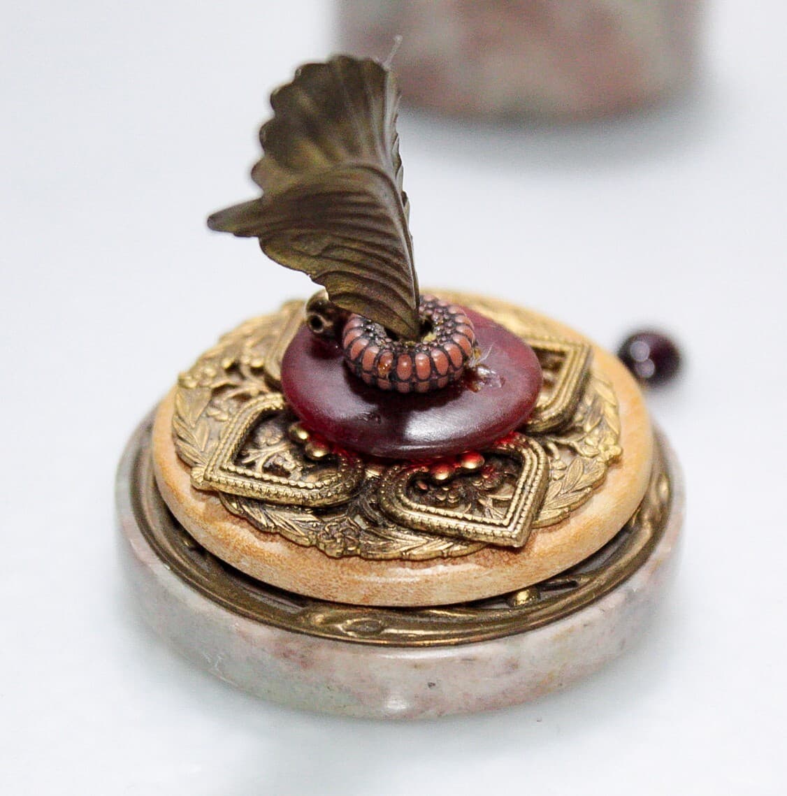 JO MARZ Vintage Soapstone & Carnelian Round Decorative Trinket box - Thumbnail 6