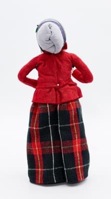 Byers' Choice 1995 Woman With Merry Christmas Scroll The Carolers Artisan Doll - Thumbnail 5