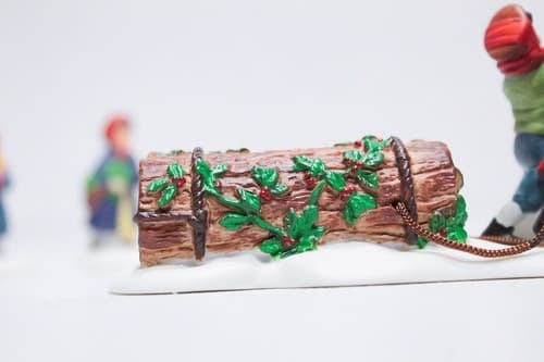 DEPARTMENT 56 "Bringing Home The Yule Log" Village Christmas Accessory #5558-1 - Thumbnail 9