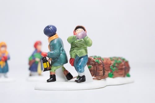 DEPARTMENT 56 "Bringing Home The Yule Log" Village Christmas Accessory #5558-1 - Thumbnail 8
