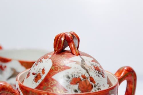 Antique Meiji Period Kutani Japanese Hand painted Sugar Bowl & Creamer Set - Thumbnail 5
