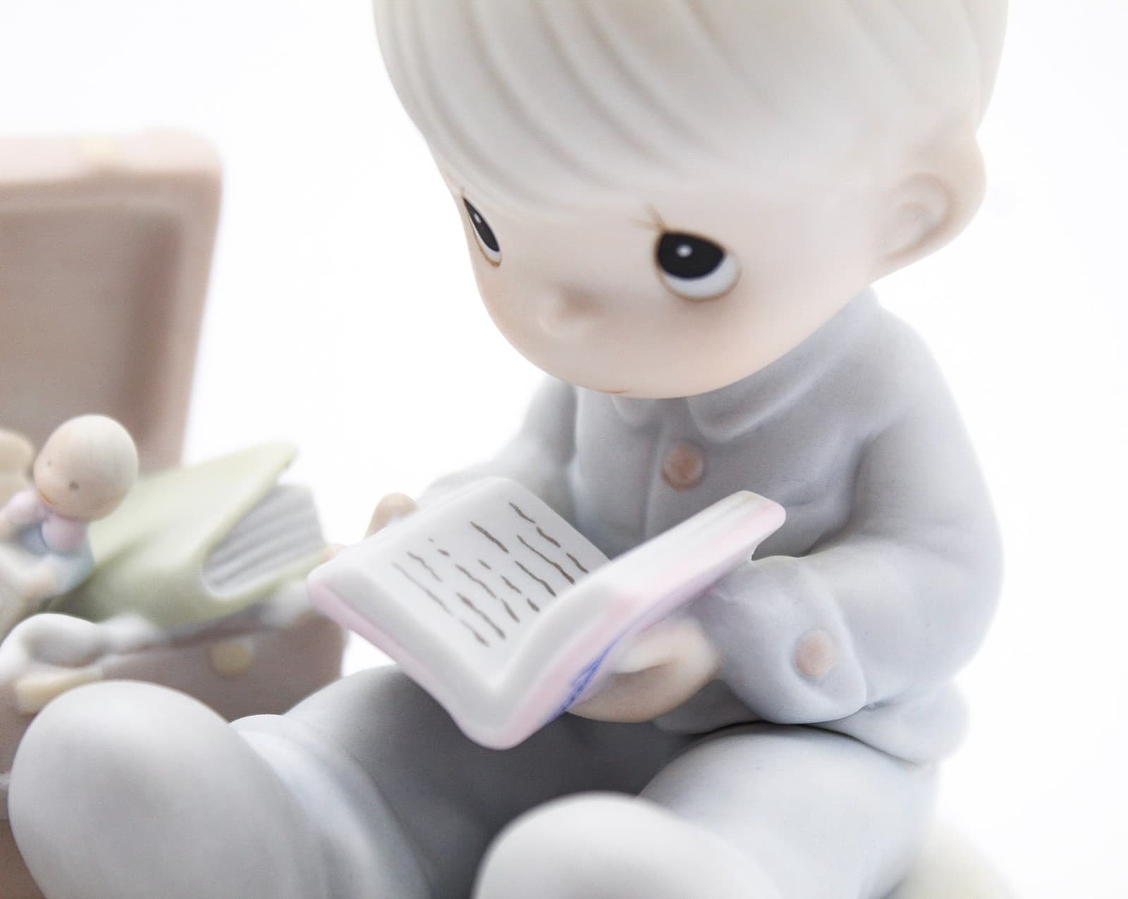 Precious Moments You Will Always Be A Treasure To Me Porcelain Figurine 1997 - Thumbnail 5