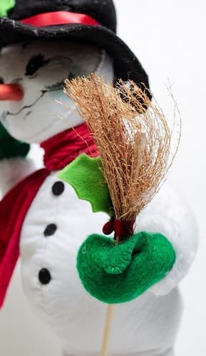ANNALEE Mobilitee 2015 "Holly Berry Snowman" Christmas Artisan Doll 15" w/ Tag - Thumbnail 4