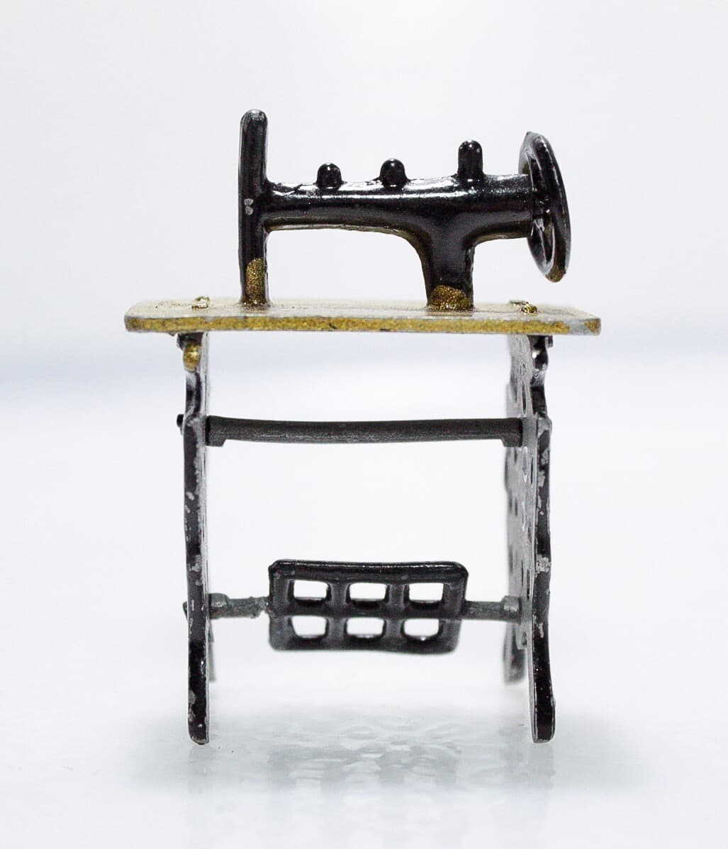 Vintage Miniature Dollhouse Sewing Machine Accessory Scale 1:12 Rare - Thumbnail 3