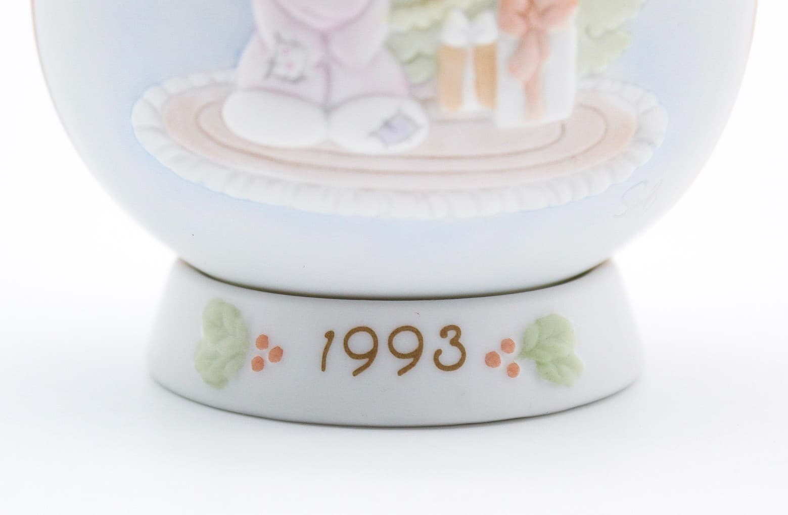 Precious Moments Wishing You The Sweetest Christmas Porcelain Ornament 1993 - Thumbnail 4