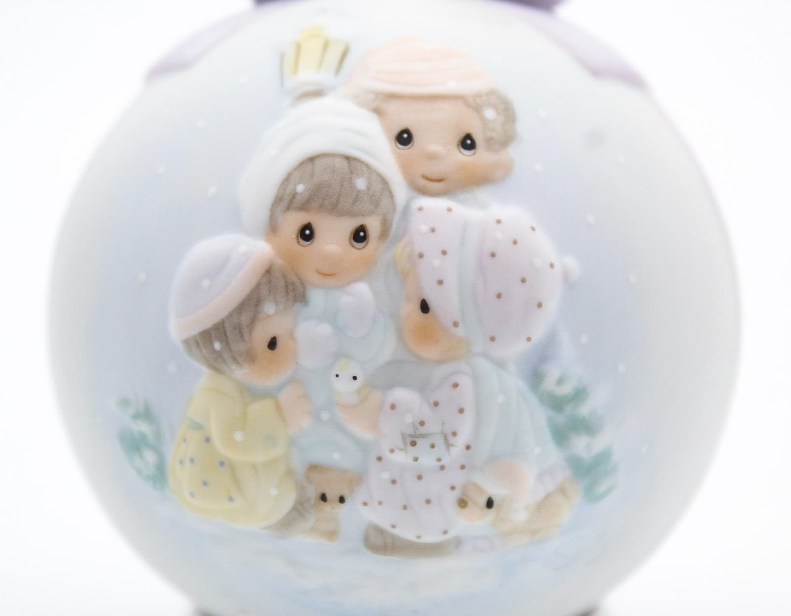 Precious Moments Peace On Earth Enesco Porcelain Ornament 1989 - Thumbnail 4