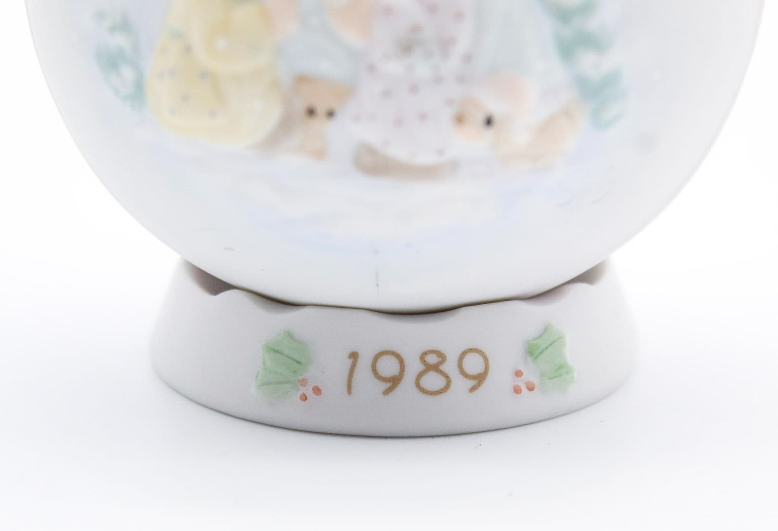 Precious Moments Peace On Earth Enesco Porcelain Ornament 1989 - Thumbnail 3