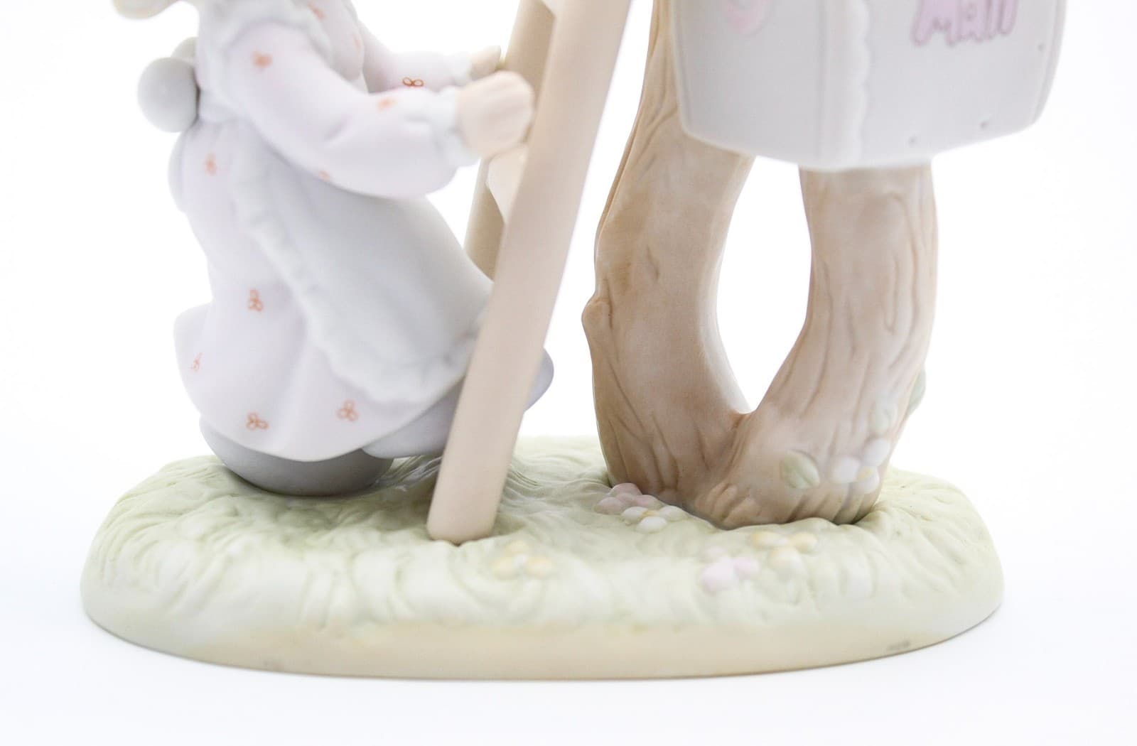 Precious Moments Good News Is So Uplifting Enesco Porcelain Figurine 1991 - Thumbnail 4