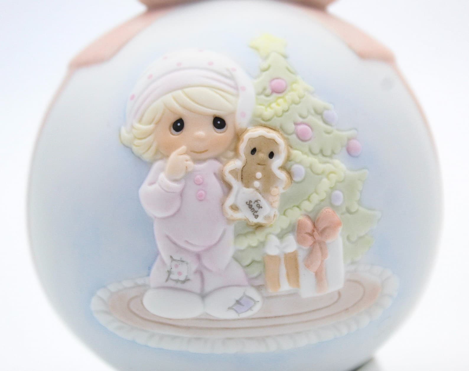 Precious Moments Wishing You The Sweetest Christmas Porcelain Ornament 1993 - Thumbnail 2